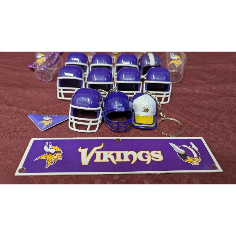 Minnesota Vikings Lot Of 18, Stickers, Mini Helmets, Necklaces And Keychain